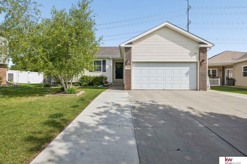 7451 N 17th Court, Lincoln, NE 68521