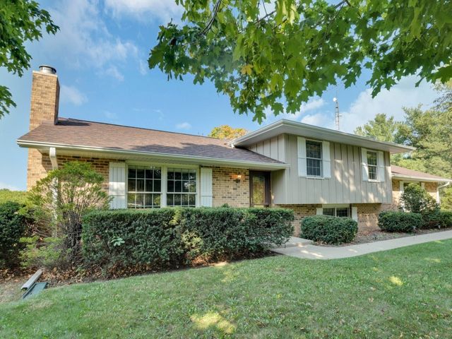 3303 Vermont Road, Woodstock, IL 60098