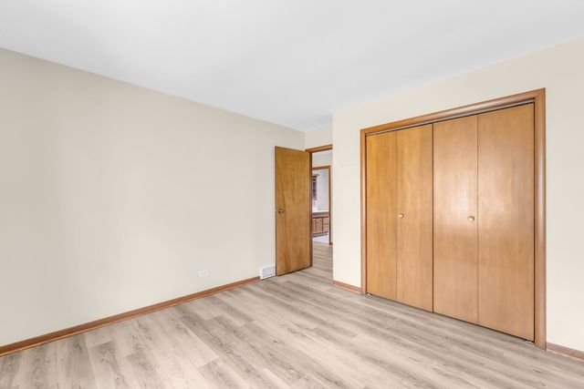 3303 Vermont Road, Woodstock, IL 60098