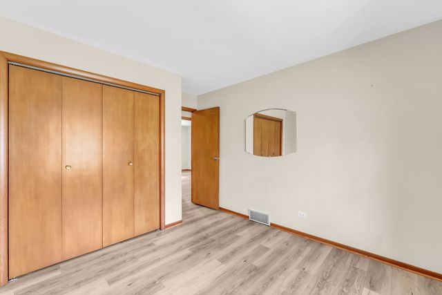 3303 Vermont Road, Woodstock, IL 60098