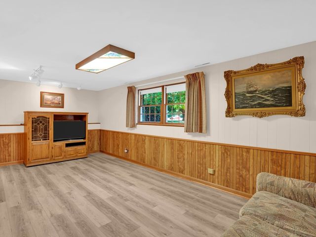 3303 Vermont Road, Woodstock, IL 60098