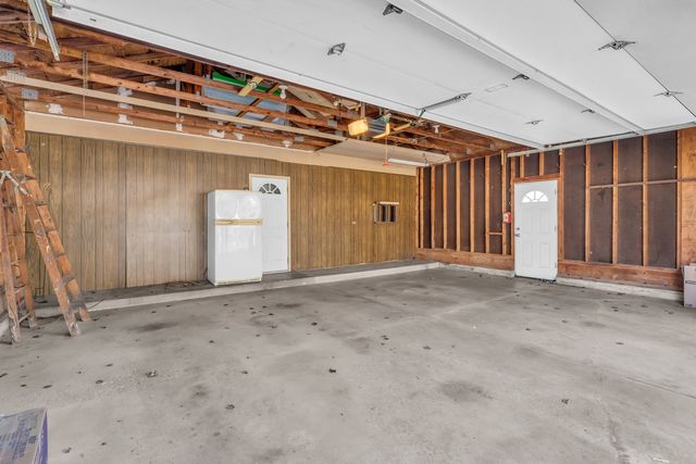 3303 Vermont Road, Woodstock, IL 60098