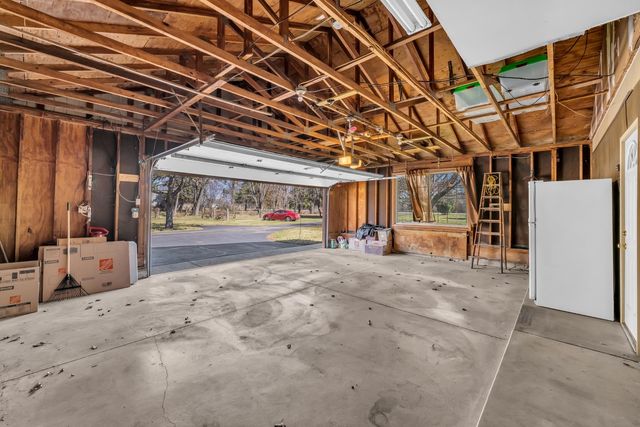 3303 Vermont Road, Woodstock, IL 60098