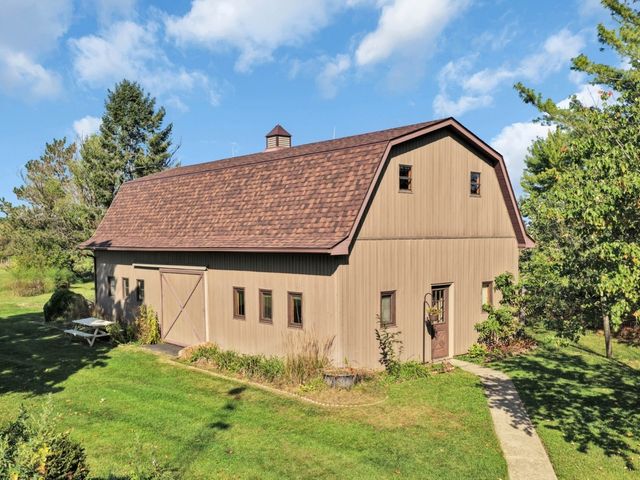 3303 Vermont Road, Woodstock, IL 60098