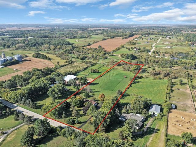 3303 Vermont Road, Woodstock, IL 60098