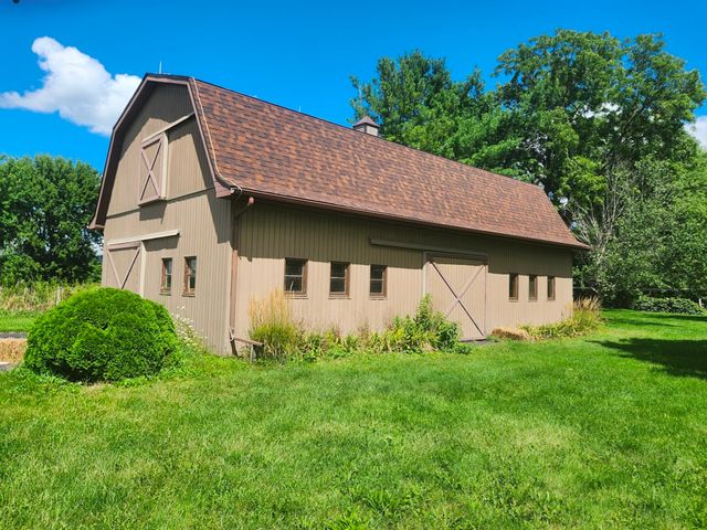 3303 Vermont Road, Woodstock, IL 60098