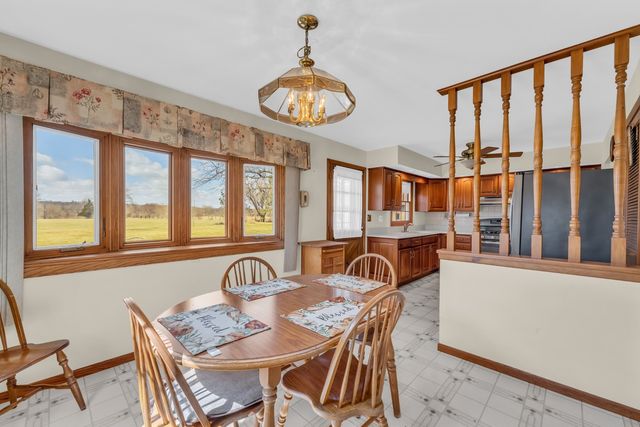 3303 Vermont Road, Woodstock, IL 60098