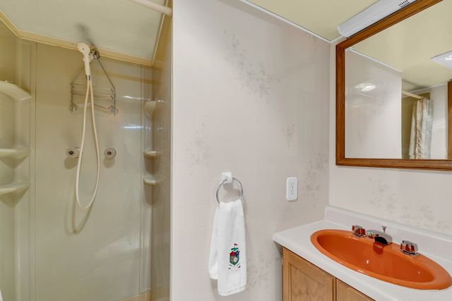 3303 Vermont Road, Woodstock, IL 60098