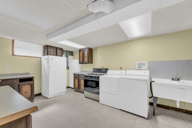 3303 Vermont Road, Woodstock, IL 60098