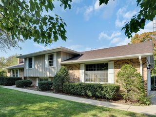 3303 Vermont Road, Woodstock, IL 60098