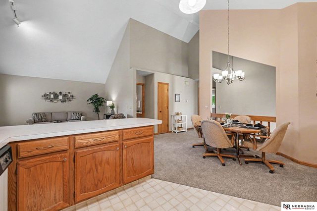 6521 S 108th Avenue, Omaha, NE 68137