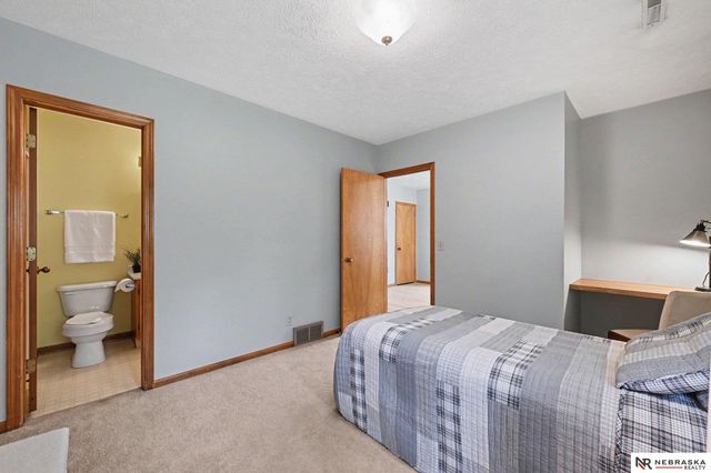 6521 S 108th Avenue, Omaha, NE 68137