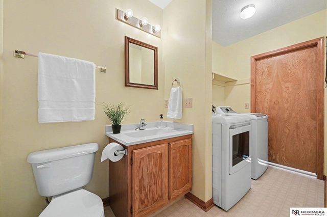 6521 S 108th Avenue, Omaha, NE 68137