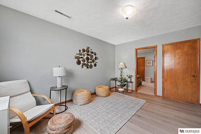 6521 S 108th Avenue, Omaha, NE 68137