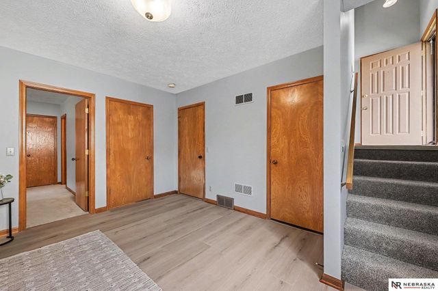 6521 S 108th Avenue, Omaha, NE 68137
