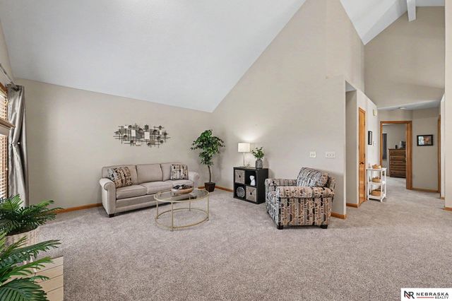 6521 S 108th Avenue, Omaha, NE 68137