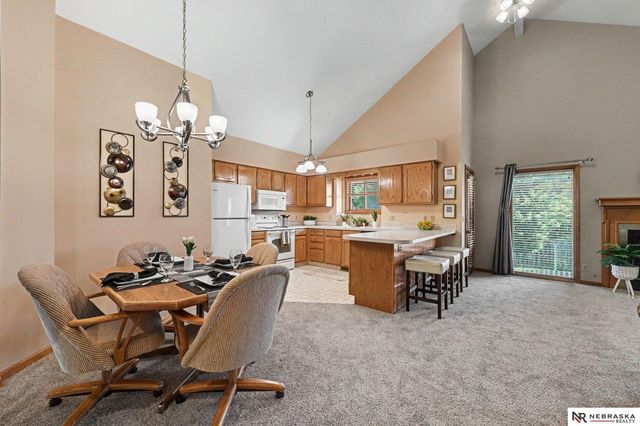 6521 S 108th Avenue, Omaha, NE 68137