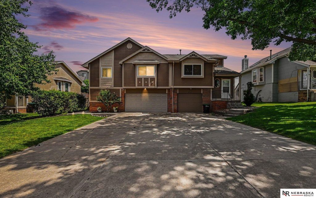 6521 S 108th Avenue, Omaha, NE 68137