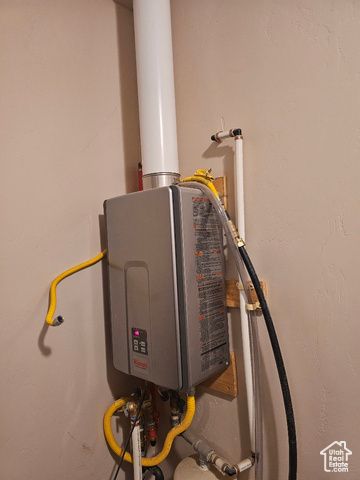 689 N 4250 W, Maeser, UT 84078