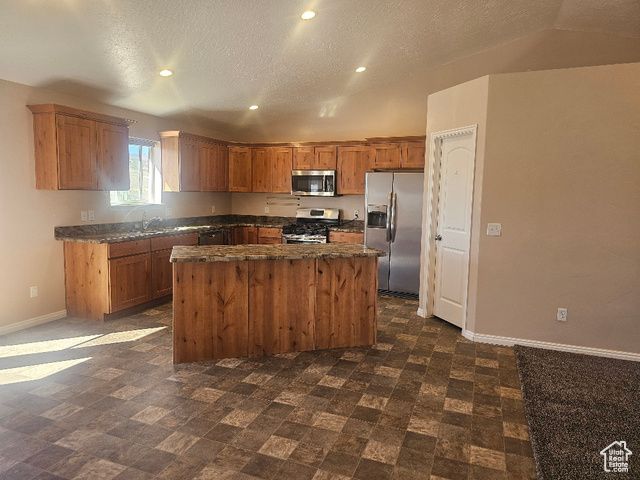 689 N 4250 W, Maeser, UT 84078