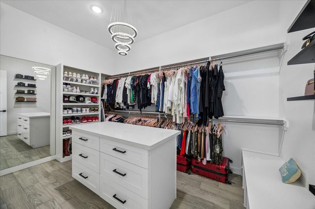 11693 Grandview Drive, Montgomery, TX 77356