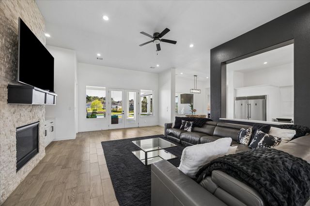 11693 Grandview Drive, Montgomery, TX 77356