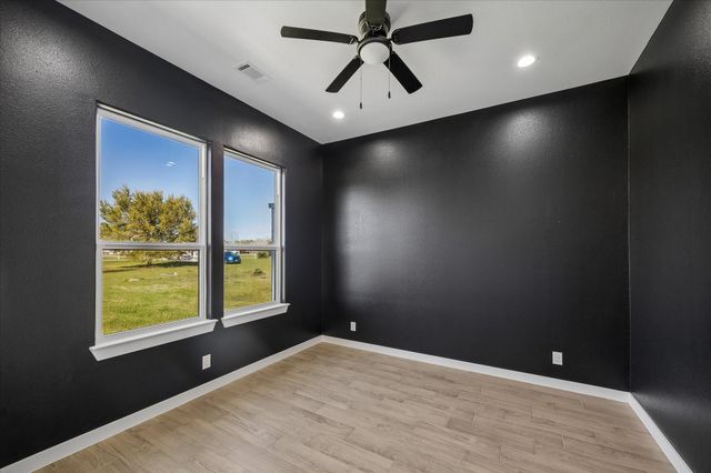 11693 Grandview Drive, Montgomery, TX 77356