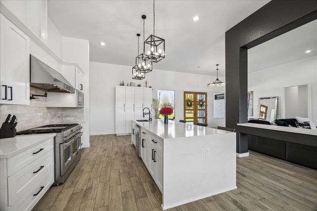 11693 Grandview Drive, Montgomery, TX 77356