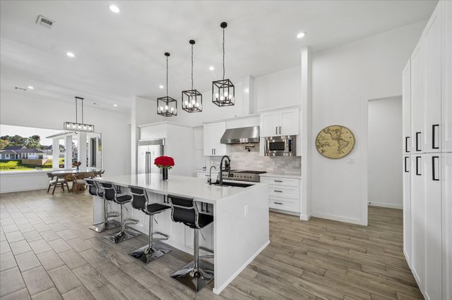 11693 Grandview Drive, Montgomery, TX 77356