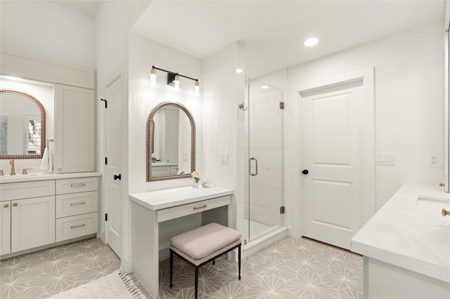 14 Lush Meadow Place, The Woodlands, TX 77381