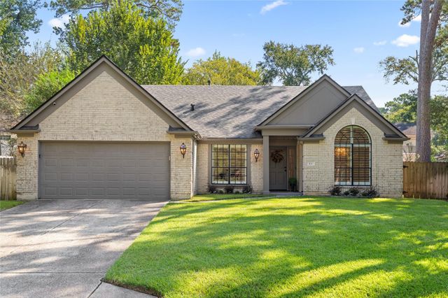 14 Lush Meadow Place, The Woodlands, TX 77381