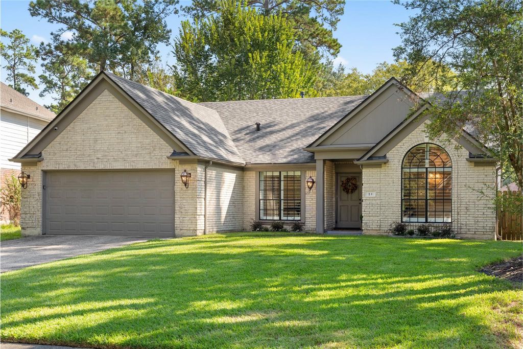 14 Lush Meadow Place, The Woodlands, TX 77381