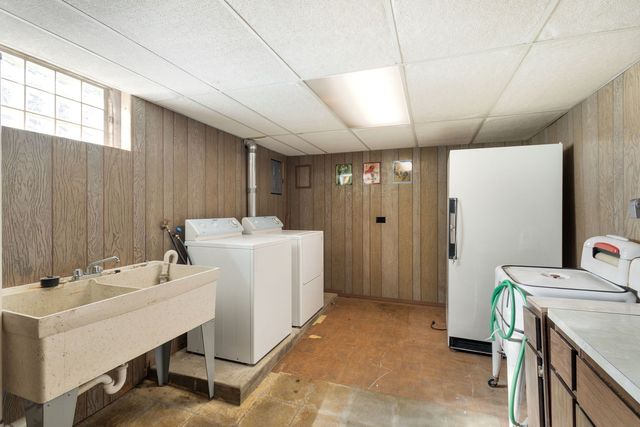 702 Willow Drive, Chicago Heights, IL 60411