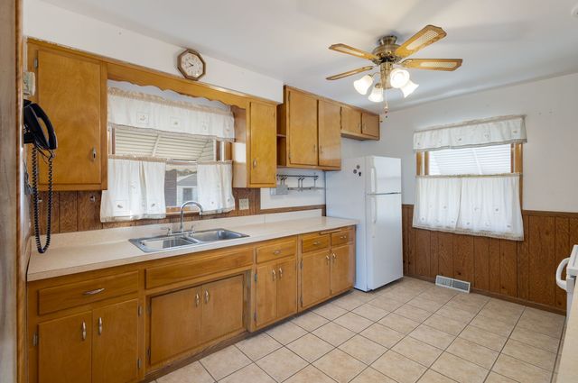 702 Willow Drive, Chicago Heights, IL 60411