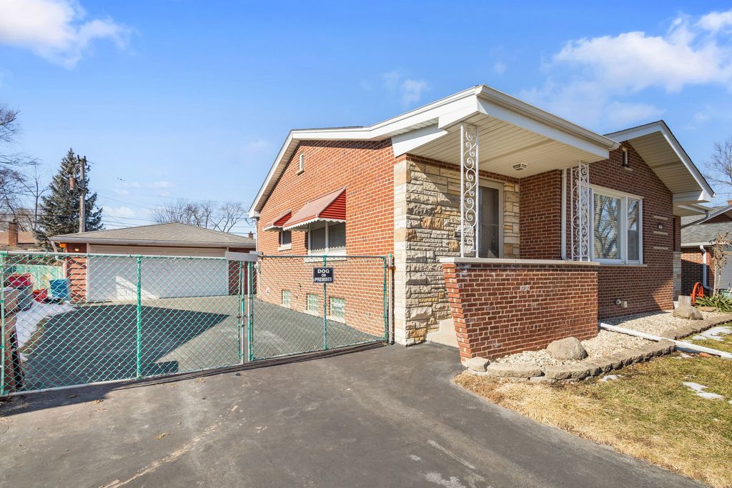 702 Willow Drive, Chicago Heights, IL 60411