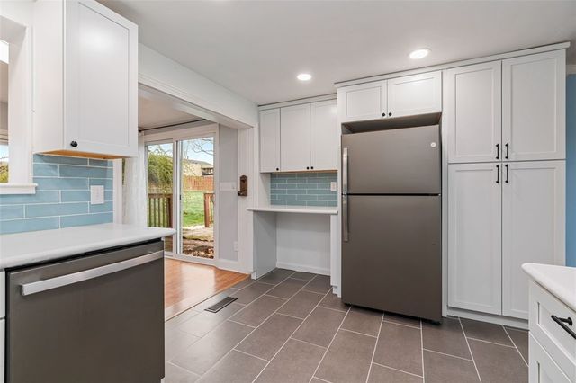 4052 Crestwood Dr, West Deer, PA 15044
