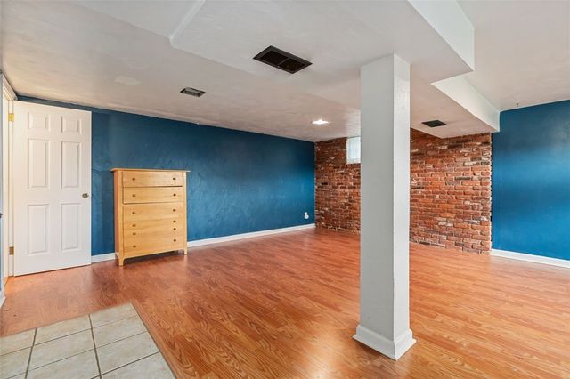 4052 Crestwood Dr, West Deer, PA 15044