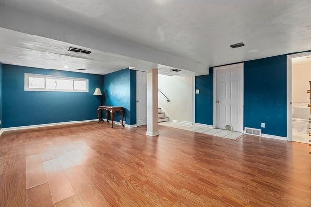 4052 Crestwood Dr, West Deer, PA 15044