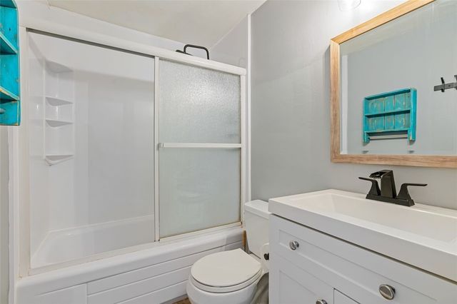 4052 Crestwood Dr, West Deer, PA 15044