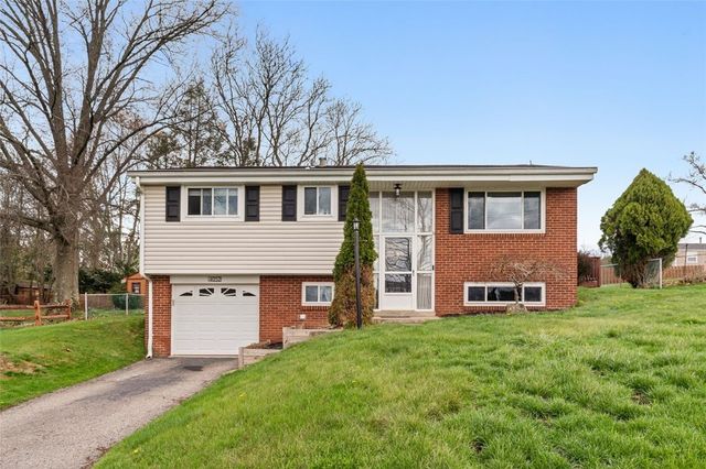4052 Crestwood Dr, West Deer, PA 15044