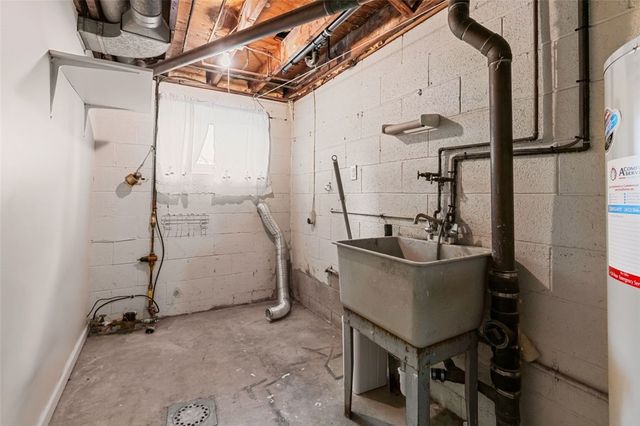 4052 Crestwood Dr, West Deer, PA 15044
