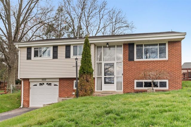 4052 Crestwood Dr, West Deer, PA 15044