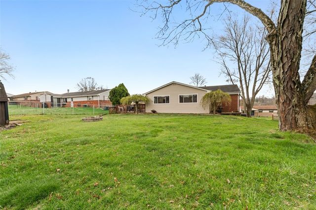 4052 Crestwood Dr, West Deer, PA 15044