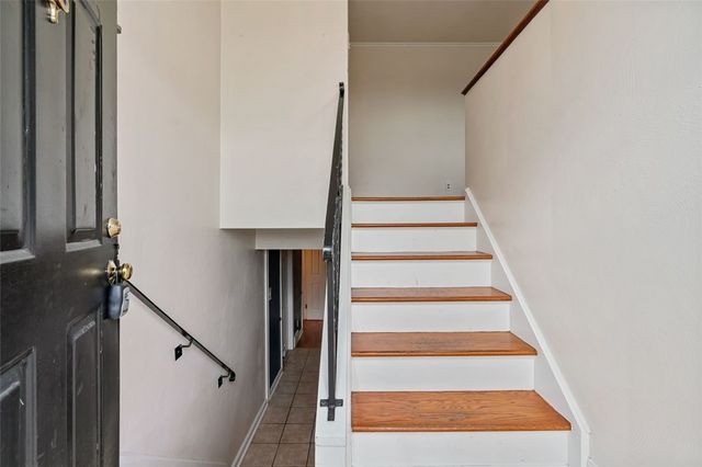 4052 Crestwood Dr, West Deer, PA 15044