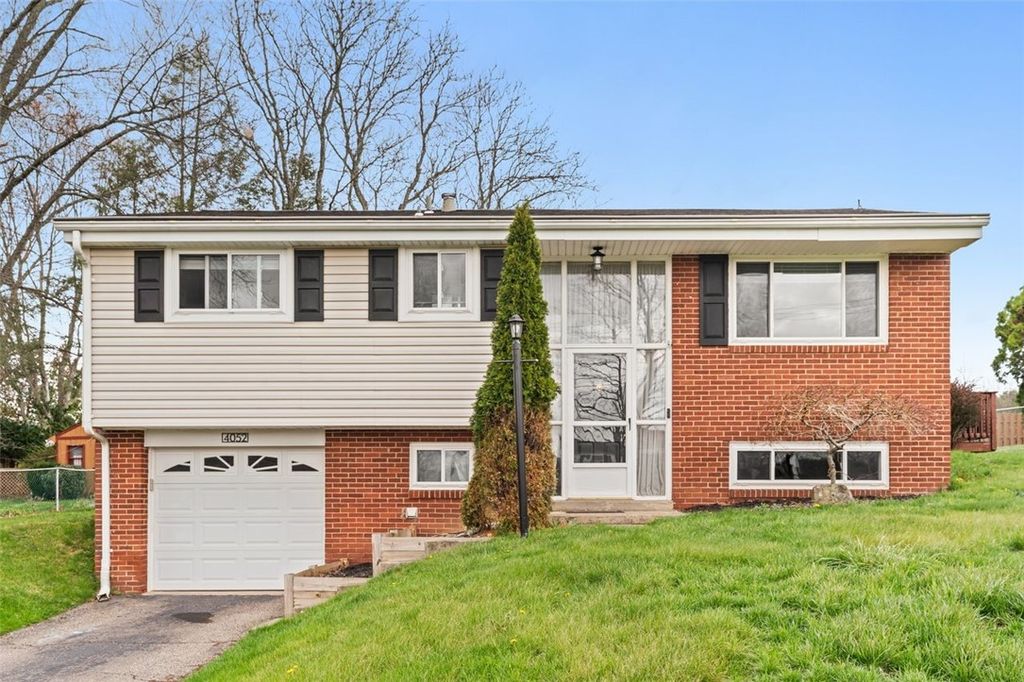 4052 Crestwood Dr, West Deer, PA 15044