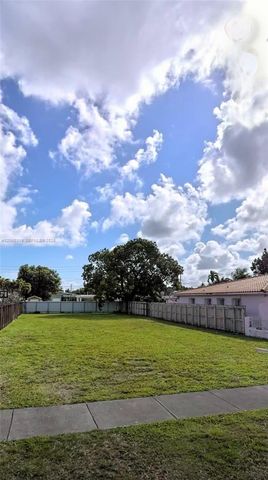 5520 SW 1st St, Miami, FL 33134
