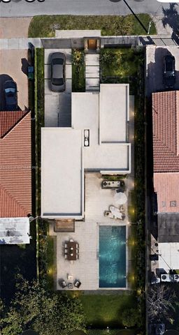 5520 SW 1st St, Miami, FL 33134