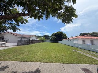 5520 SW 1st St, Miami, FL 33134
