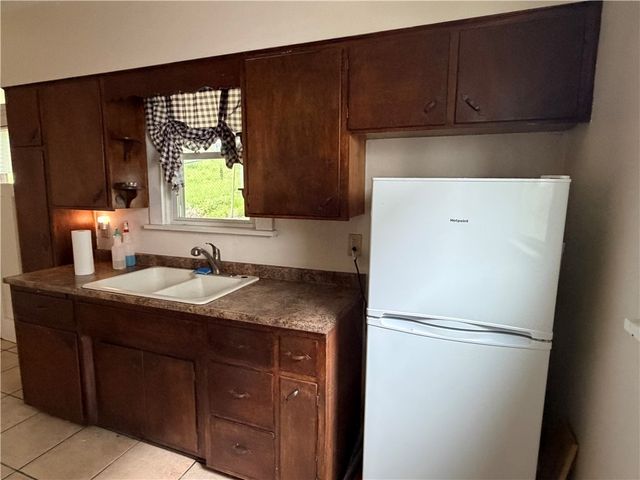 1326 Woodmont Ave, New Kensington, PA 15068
