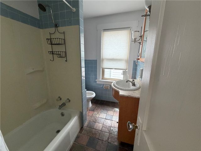 1326 Woodmont Ave, New Kensington, PA 15068